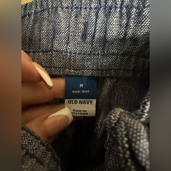 Old Navy High-Rise Chambray Shorts - Size M - Picture 4 of 5